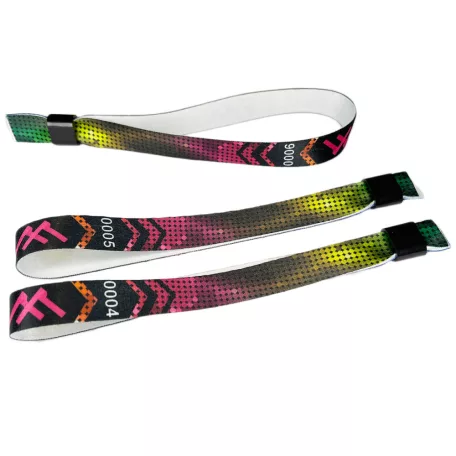 Stoffarmbänder (15 x 340 mm, einseitig farbig bedruckt mit variablen Daten) - mit Selbstschließring aus Kunststoff